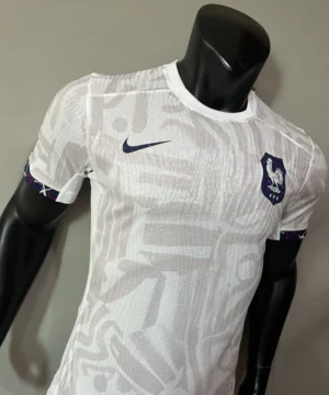 Camiseta de fútbol de la versión de jugador visitante de Francia 2023-24 