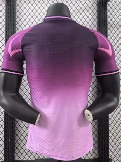 Camisetas de entrenamiento de edición especial para jugadores de Japón, color morado y rosa, 23-24