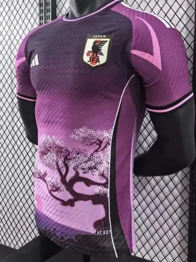 Camisetas de entrenamiento de edición especial para jugadores de Japón, color morado y rosa, 23-24