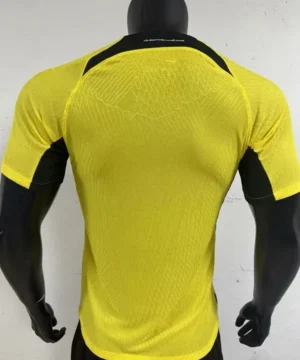 Camiseta de fútbol de la versión local del jugador del Ittihad Club 24-25