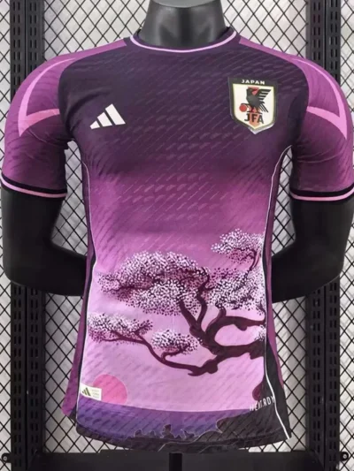 Camisetas de entrenamiento de edición especial para jugadores de Japón, color morado y rosa, 23-24