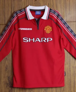 The 1998 Manchester United home long sleeve retro soccer jersey is a classic piece of football memorabilia. This jersey is notable for its distinctive red color and